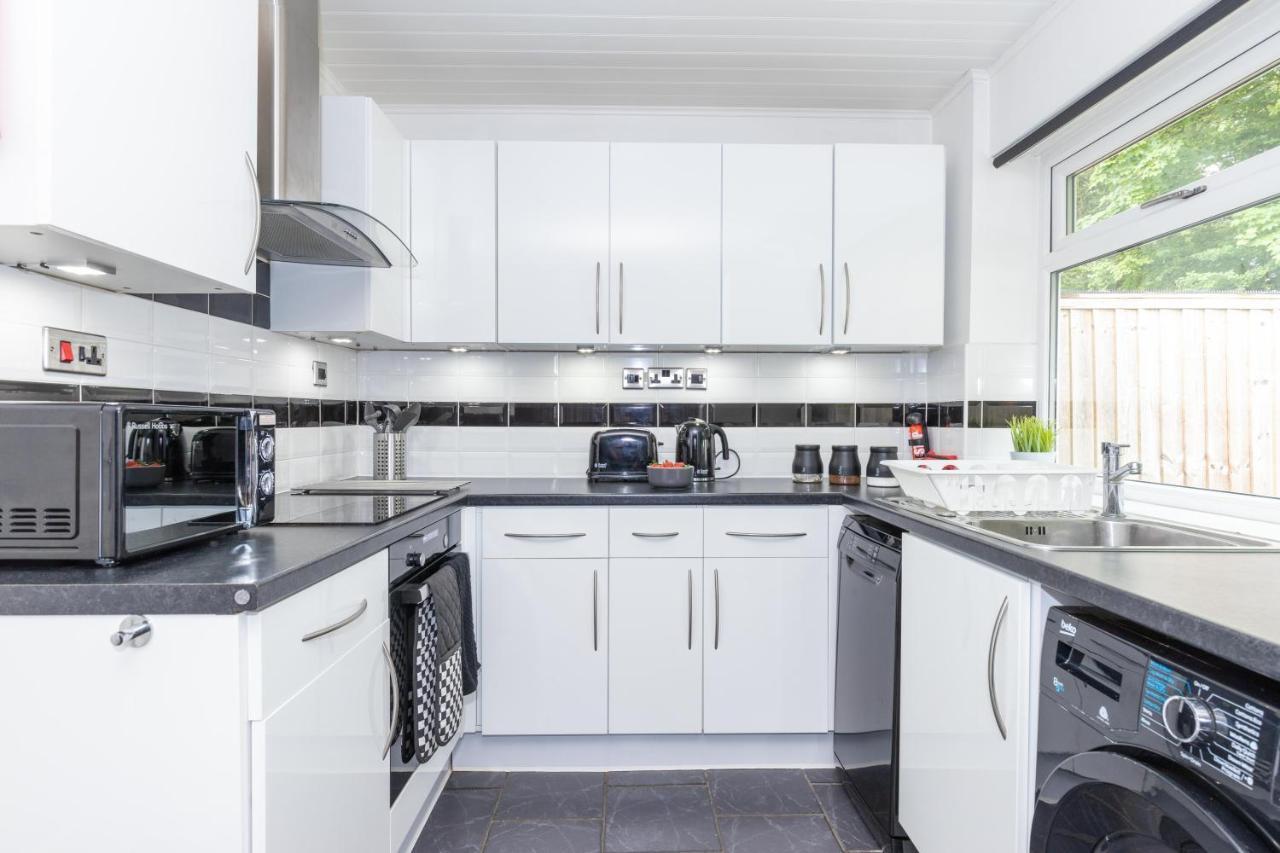 Capri 13 Sa - 3 Bedroom House Close To Loughborough University, Ev Car Facilities, Free Parking, Free Wifi - Ask For Contractor Rates! 외부 사진