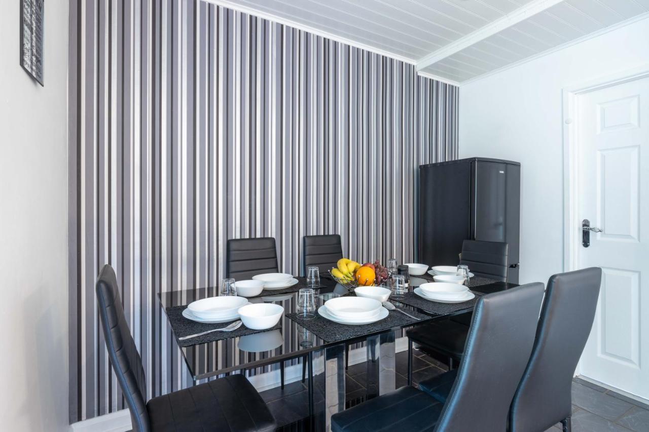 Capri 13 Sa - 3 Bedroom House Close To Loughborough University, Ev Car Facilities, Free Parking, Free Wifi - Ask For Contractor Rates! 외부 사진